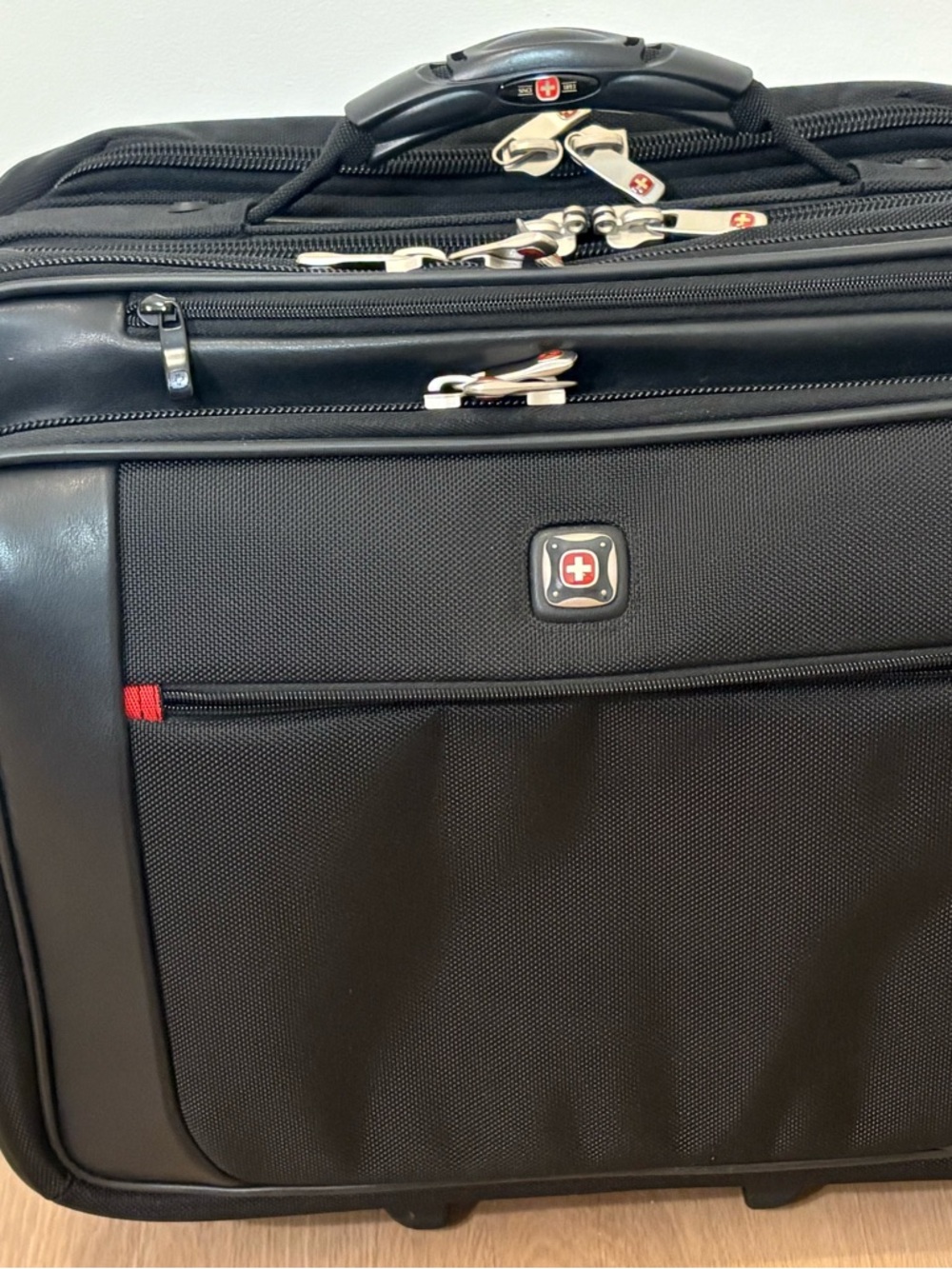SwissGear Wenger Patriot II Rolling Laptop Case Carry-On